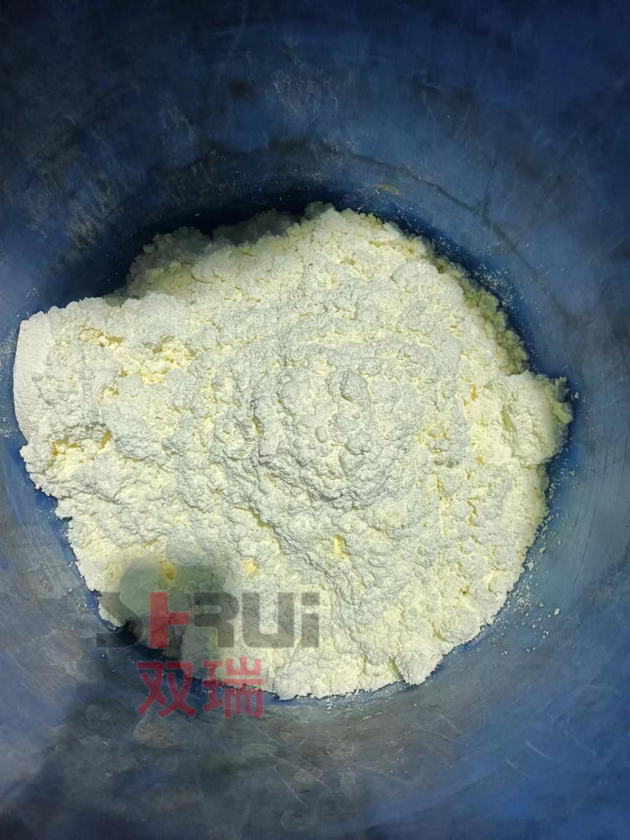 無(wú)錫雙瑞機(jī)械有限公司筒錐型過(guò)濾洗滌干燥設(shè)備在環(huán)氧樹(shù)脂試驗(yàn)中的革新應(yīng)用